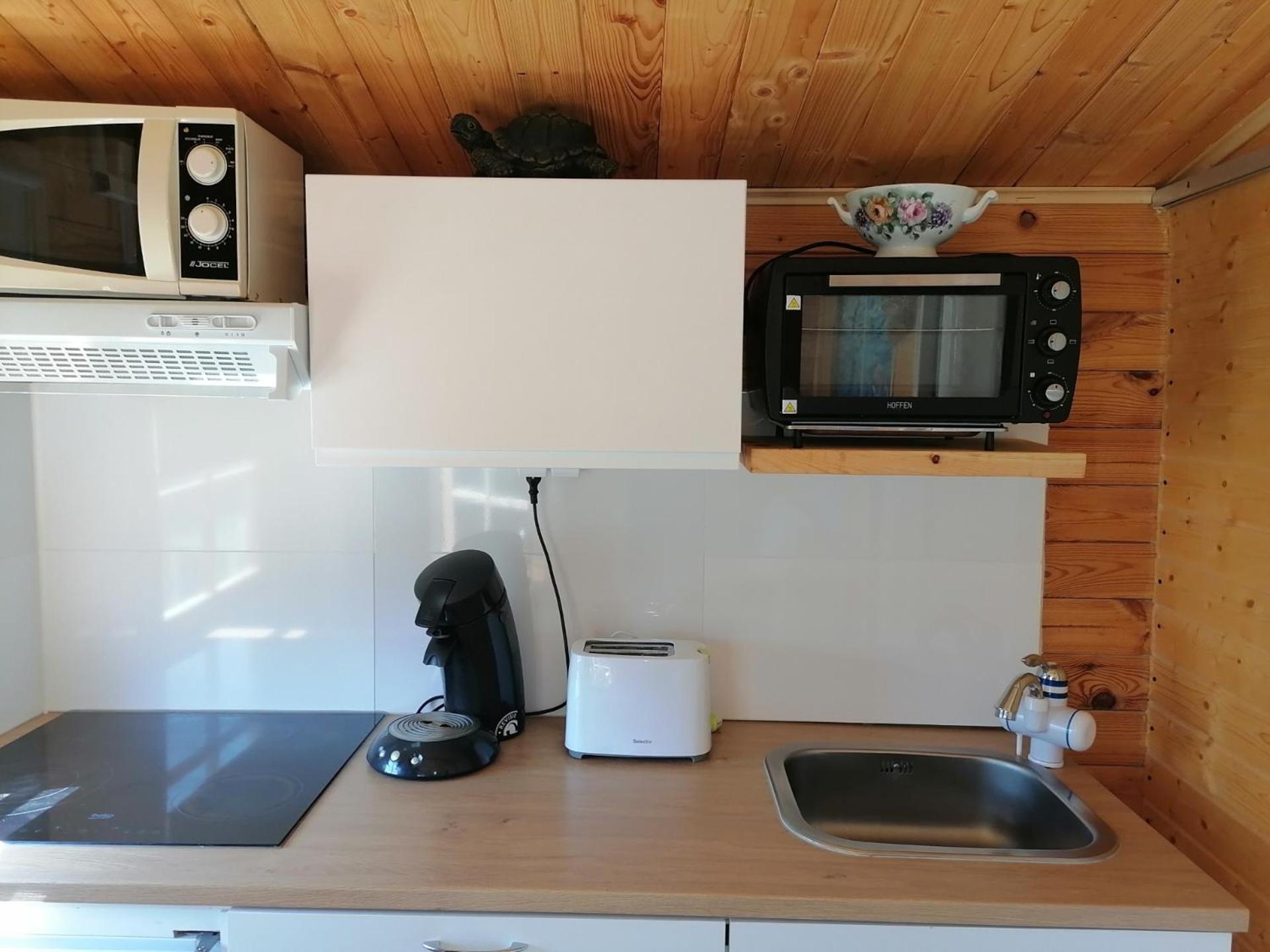 Dinocamp Guest House Lourinha  Bagian luar foto